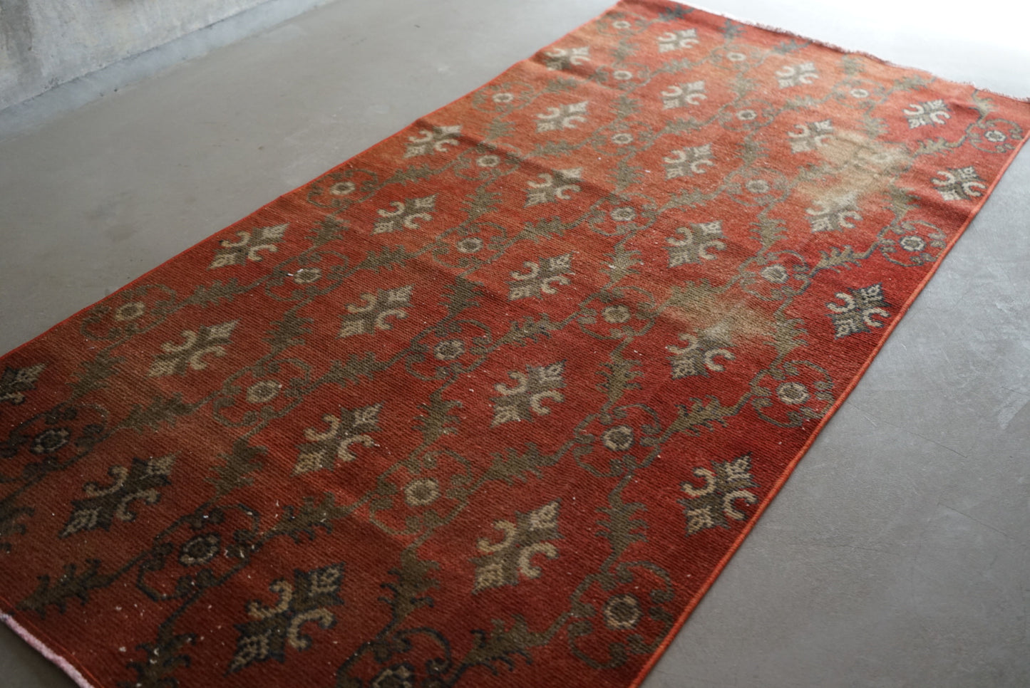 TURKEY OLD ISPARTA BLOOD ORANGE 1970年代 172 × 86 cm No.TR25150