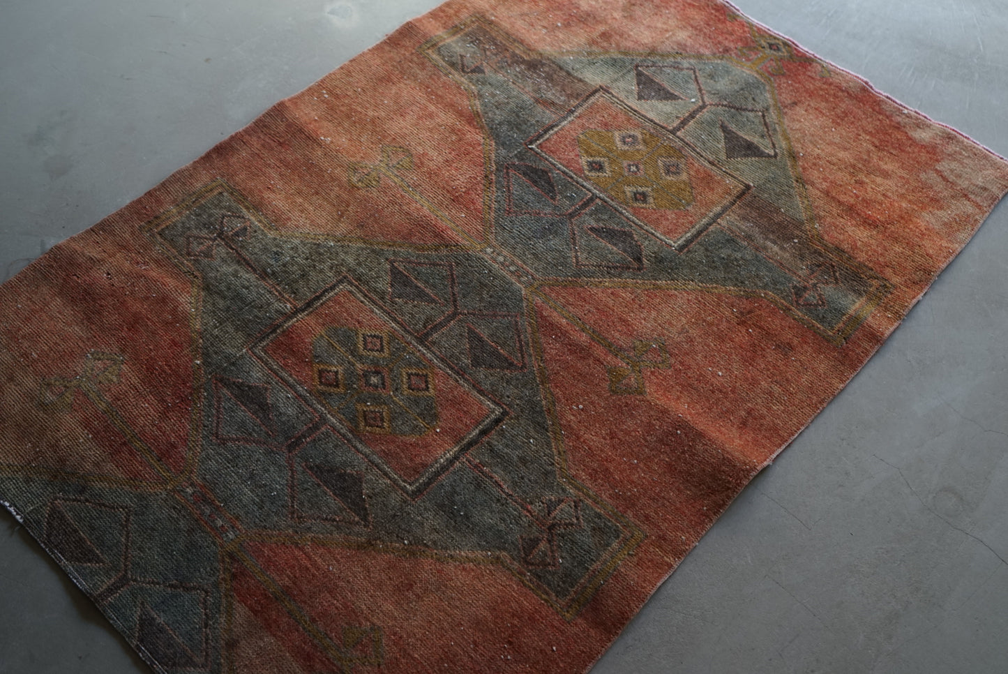 Türkiye Old Oushak Orange Small size 1970年代 137 × 91 cm No.TR25235