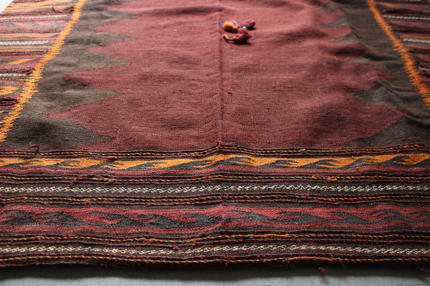 AFGHANISTAN OLD BALUCH ADRASKAND KILIM SOFREH 1950年代 133 × 123.5 cm