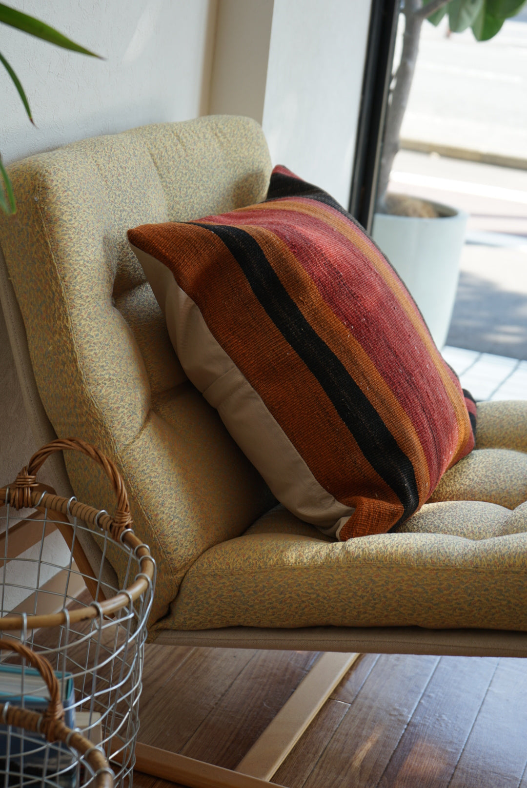 Türkiye Old Kilim Cushion Cover Red , Orange , Black Stripe Design 50 × 50 cm No.TR25561 / 送料無料・羊毛手織りキリム