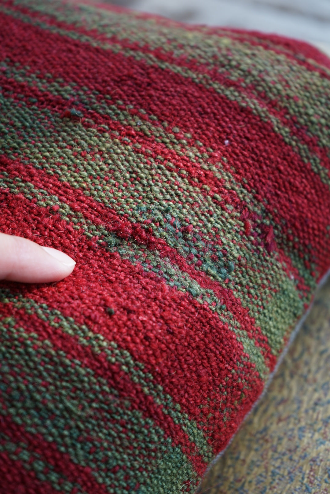 Türkiye Old Kilim Cushion Cover Green , Red Stripe Design 50 × 50 cm No.TR25556 / 送料無料・羊毛手織りキリム