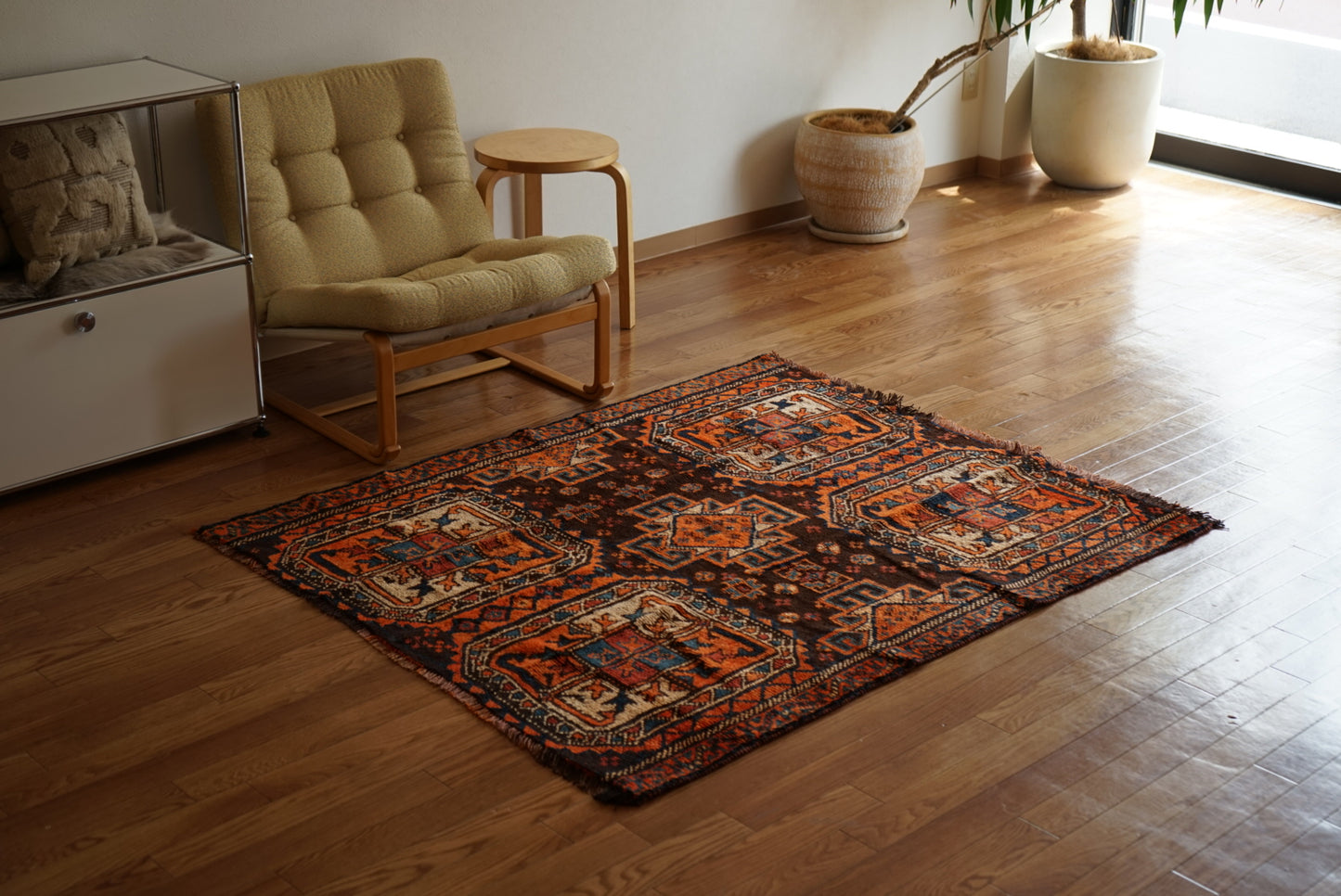 店頭販売 Iran Antique Shiraz Lori 1860年代 142 × 123 cm