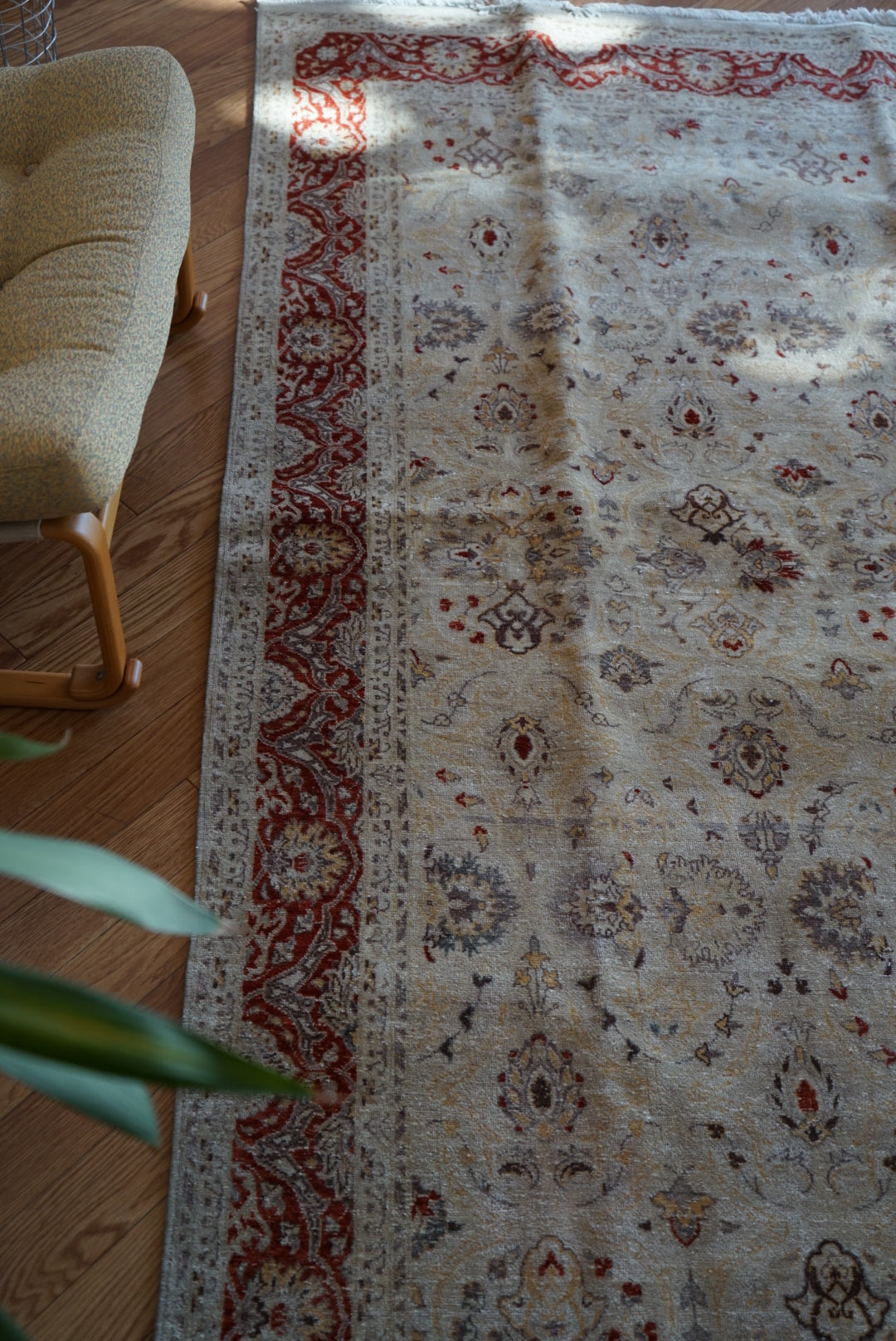 Türkiye Old Anatoria Beige , Red 1960年代 222 × 136 cm No.TR25551 / 国内送料無料・羊毛手織り絨毯