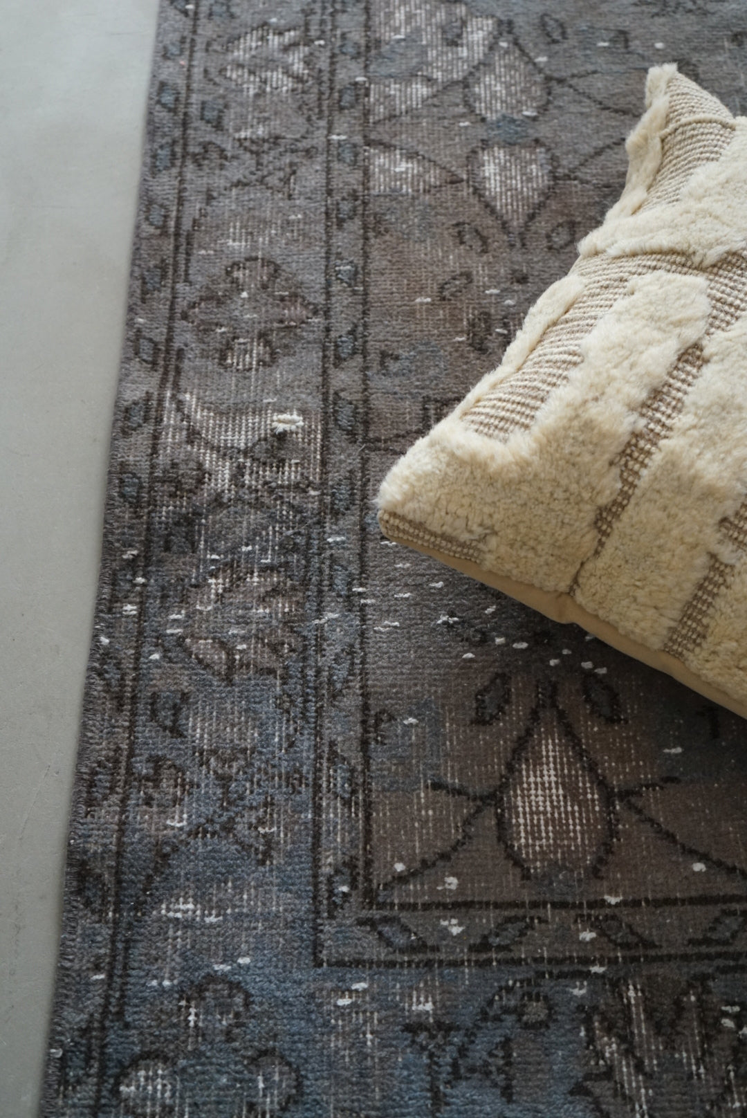 TURKEY OLD CHARCOAL GREY 1970年代 200 × 112 cm No.TR25154