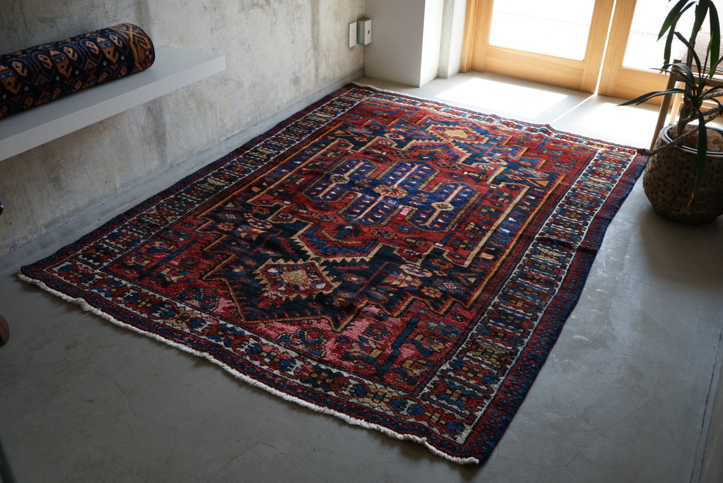 店頭販売 IRAN ANTIQUE BAKHTIARI 
1930年代 203 × 151 cm