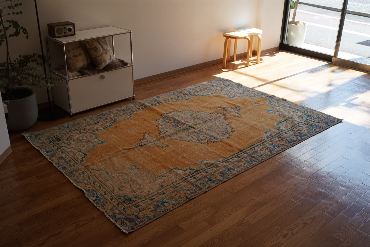 Türkiye Old Isparta Medallion Orange , Blue 1960年代 256 × 169.5 cm No.TR25469