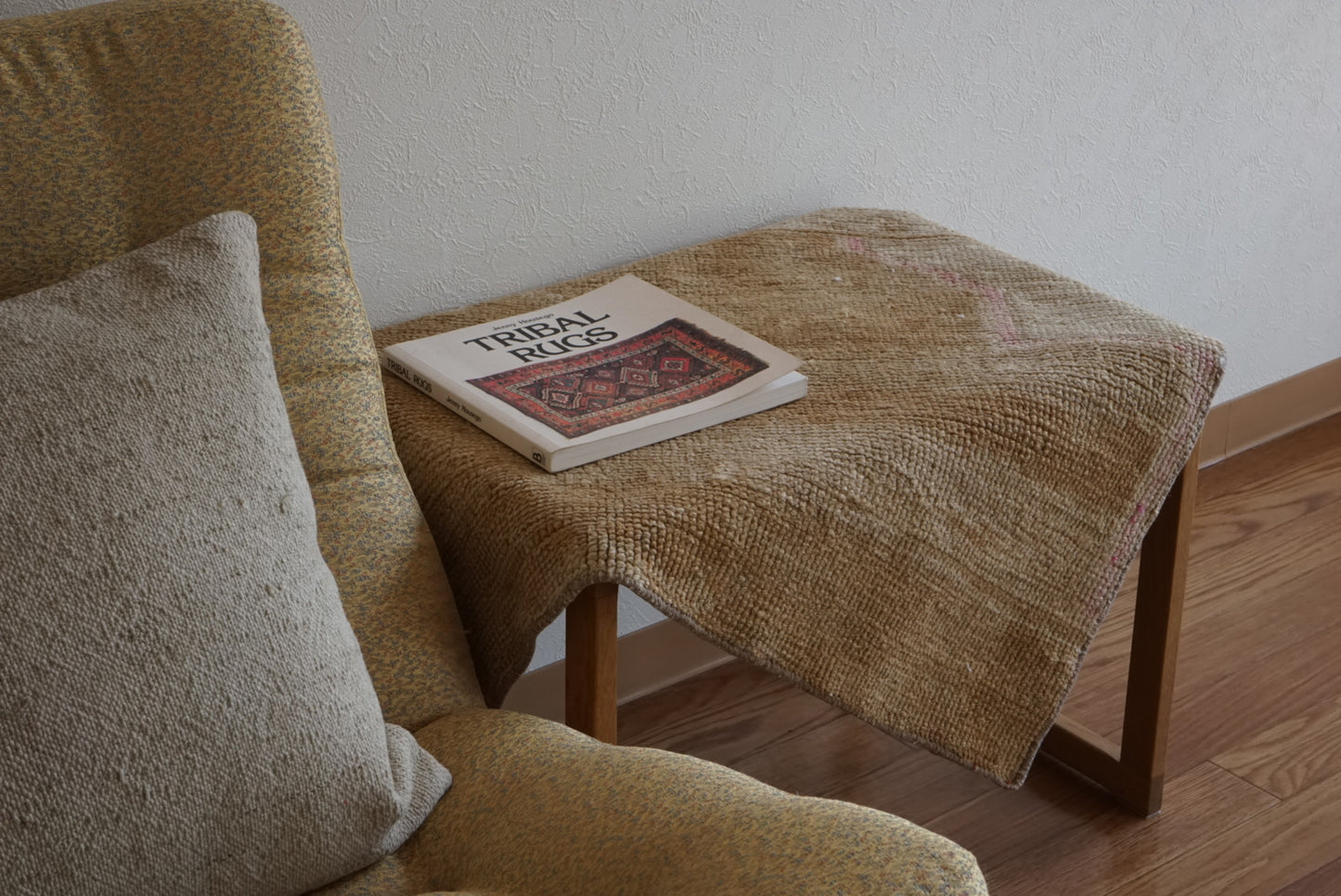 Türkiye Vintage Oushak Beige , Pink ,1989年代 69.5 × 58 cm No.TR25512 / 国内送料無料・羊毛手織り絨毯