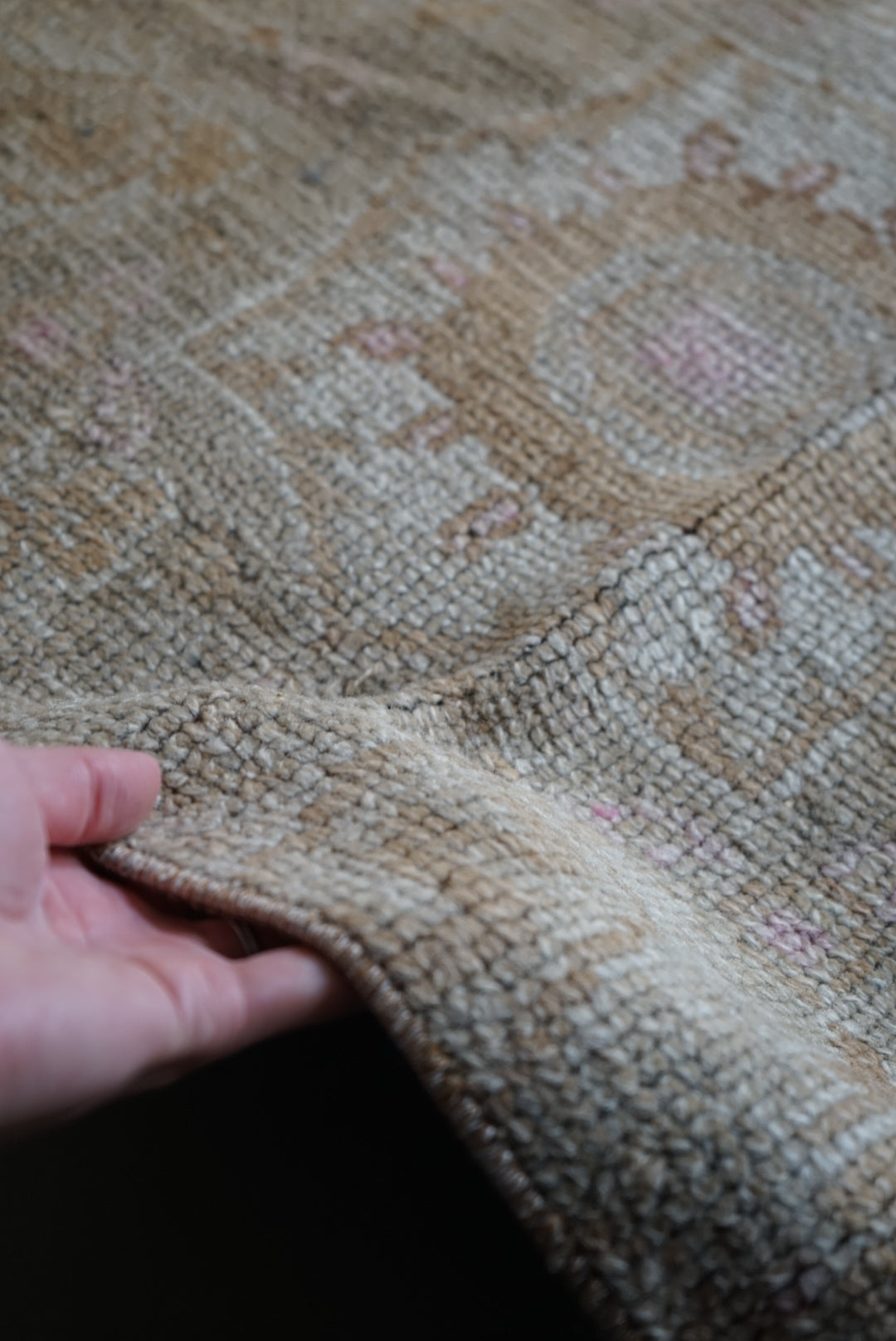 Türkiye Old Oushak Beige Medallion Flower Small size 1970年代 129 × 106 cm No.TR25238