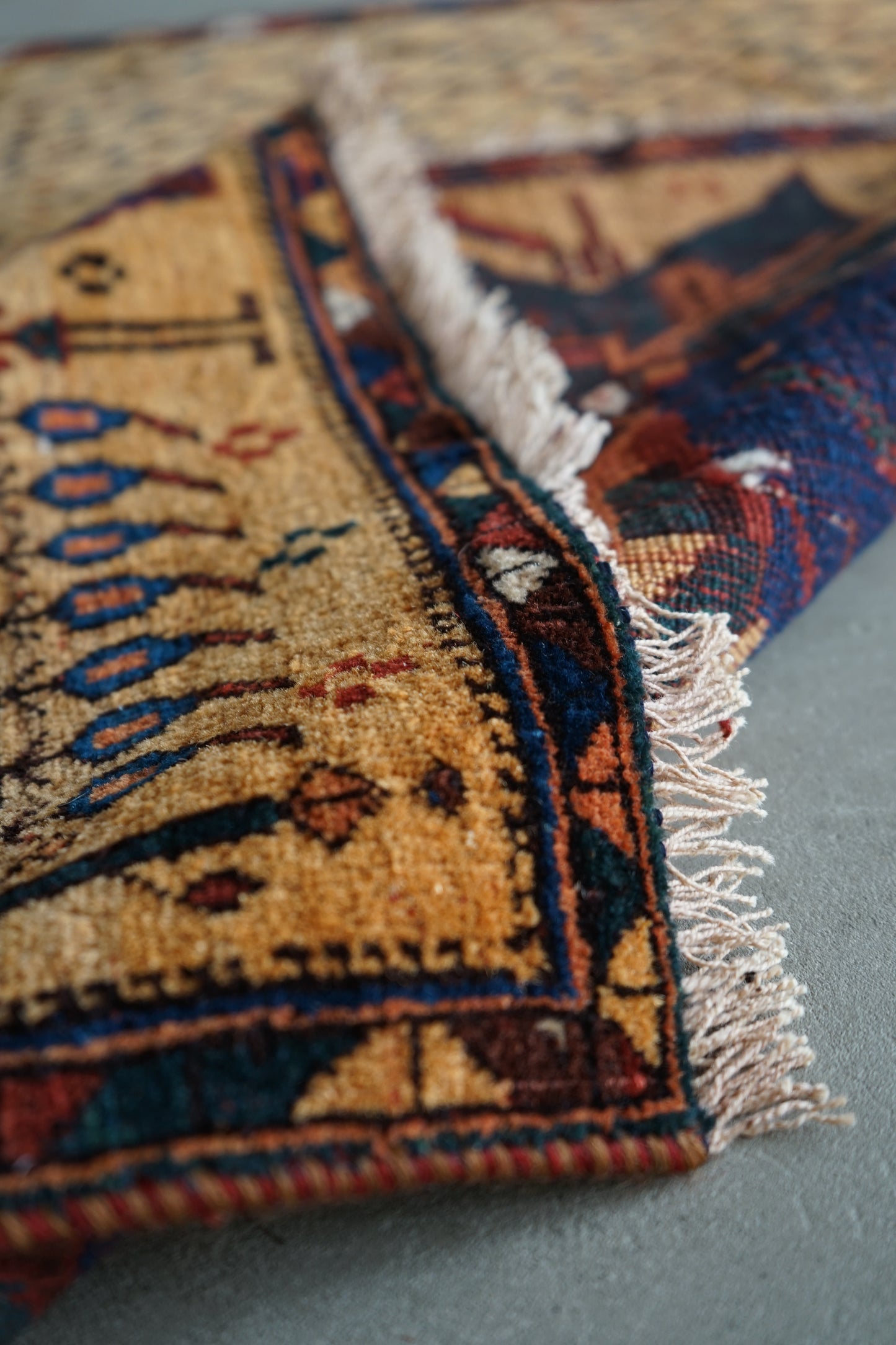 店頭販売 IRAN ANTIQUE QASHQAI SHIRAZ NEYRIZ 1770年代 114 × 129 cm