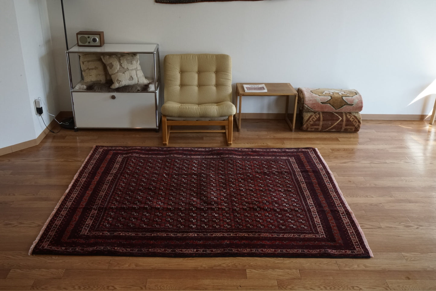 店頭販売 Afghanistan Old Turkmen Mauri Gul 1980年代 190 × 147 cm  No.AF2538 / 国内送料無料・羊毛手織り絨毯