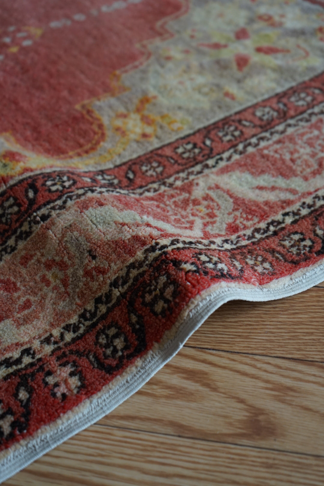 Tribal rug Türkiye Old Kayseri Prayer 1980年代 165 × 112 cm No.TR25535 / 国内送料無料・羊毛手織り絨毯