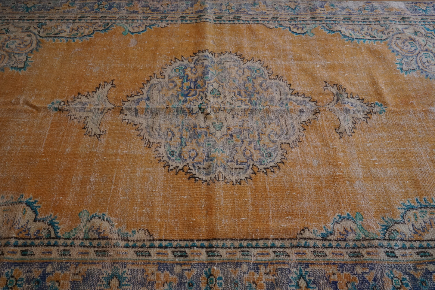 Türkiye Old Isparta Medallion Orange , Blue 1960年代 256 × 169.5 cm No.TR25469