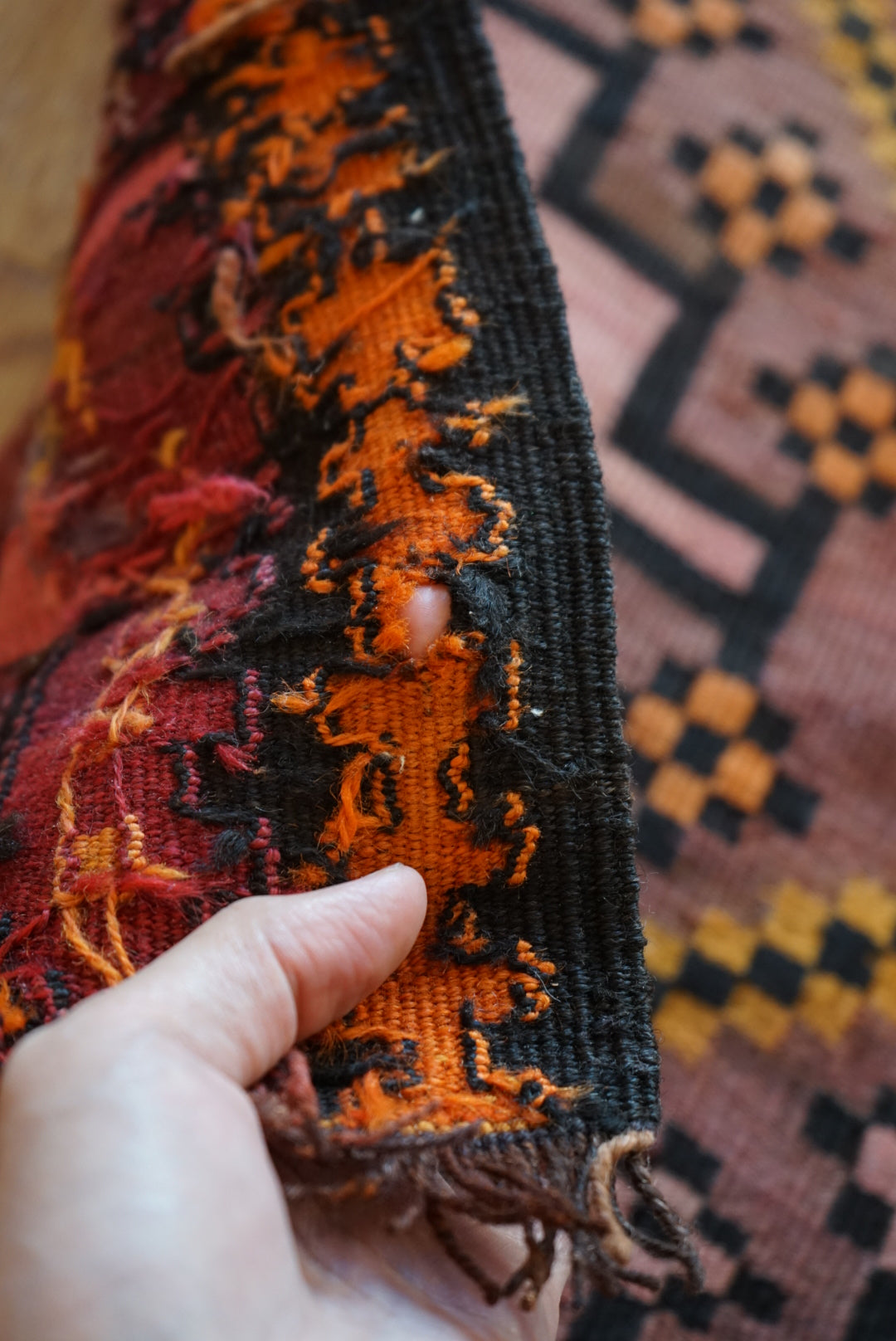 Türkiye Old Kilim Kars Tribal Design Purple 1970年代 180.5 × 135 cm No.TR25548 / 国内送料無料・羊毛手織りキリム