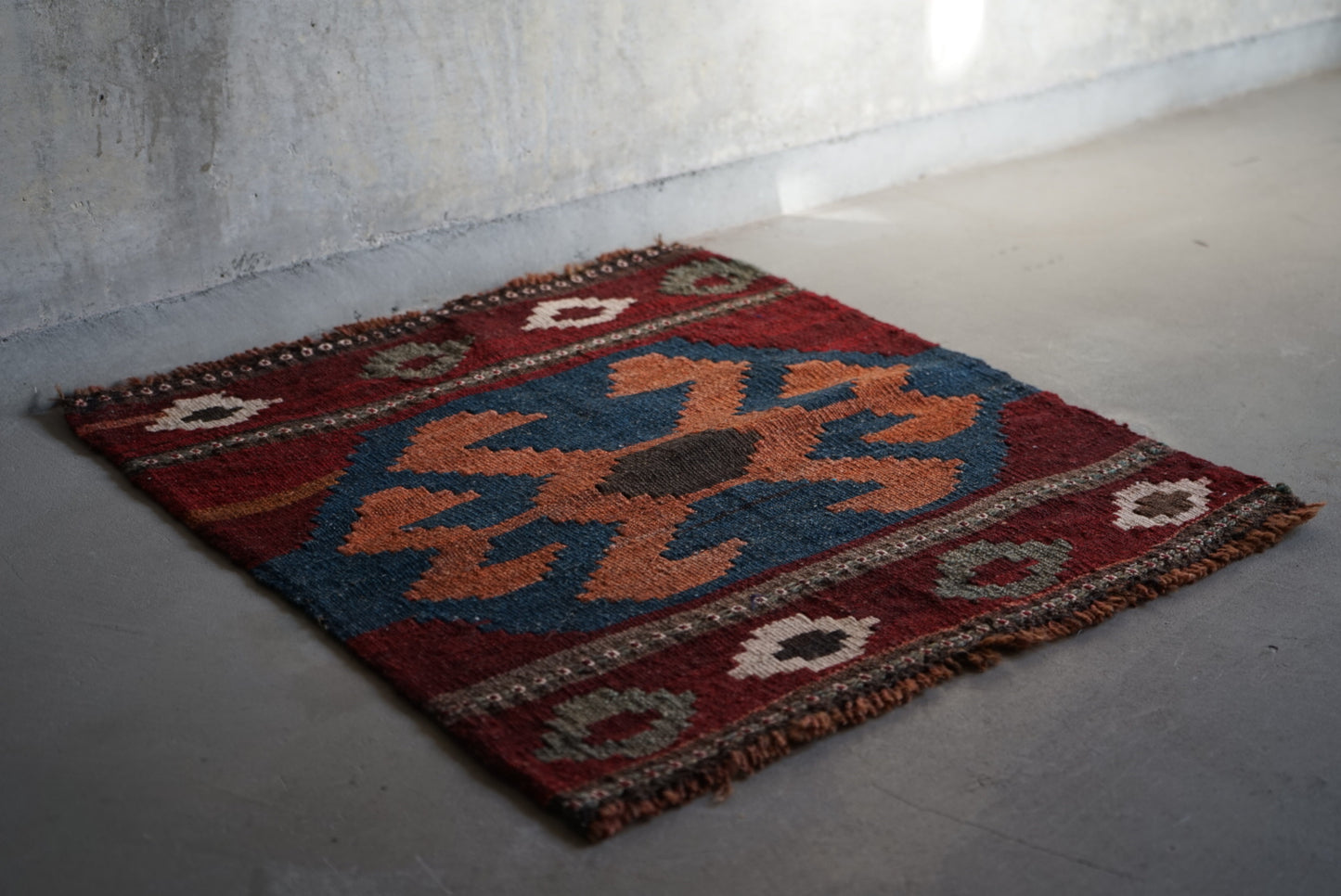 Türkiye Old Kilim Small size 1970年代 52 × 50 cm No.TR25234