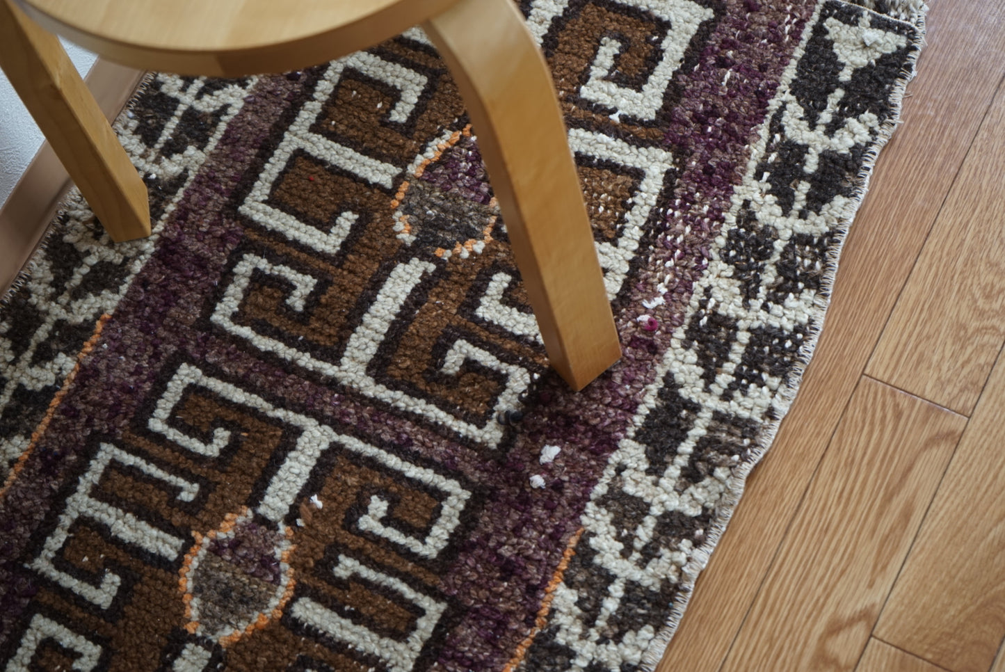 Türkiye Old Oushak Purple 1970年代 72 × 54 cm No.TR25426