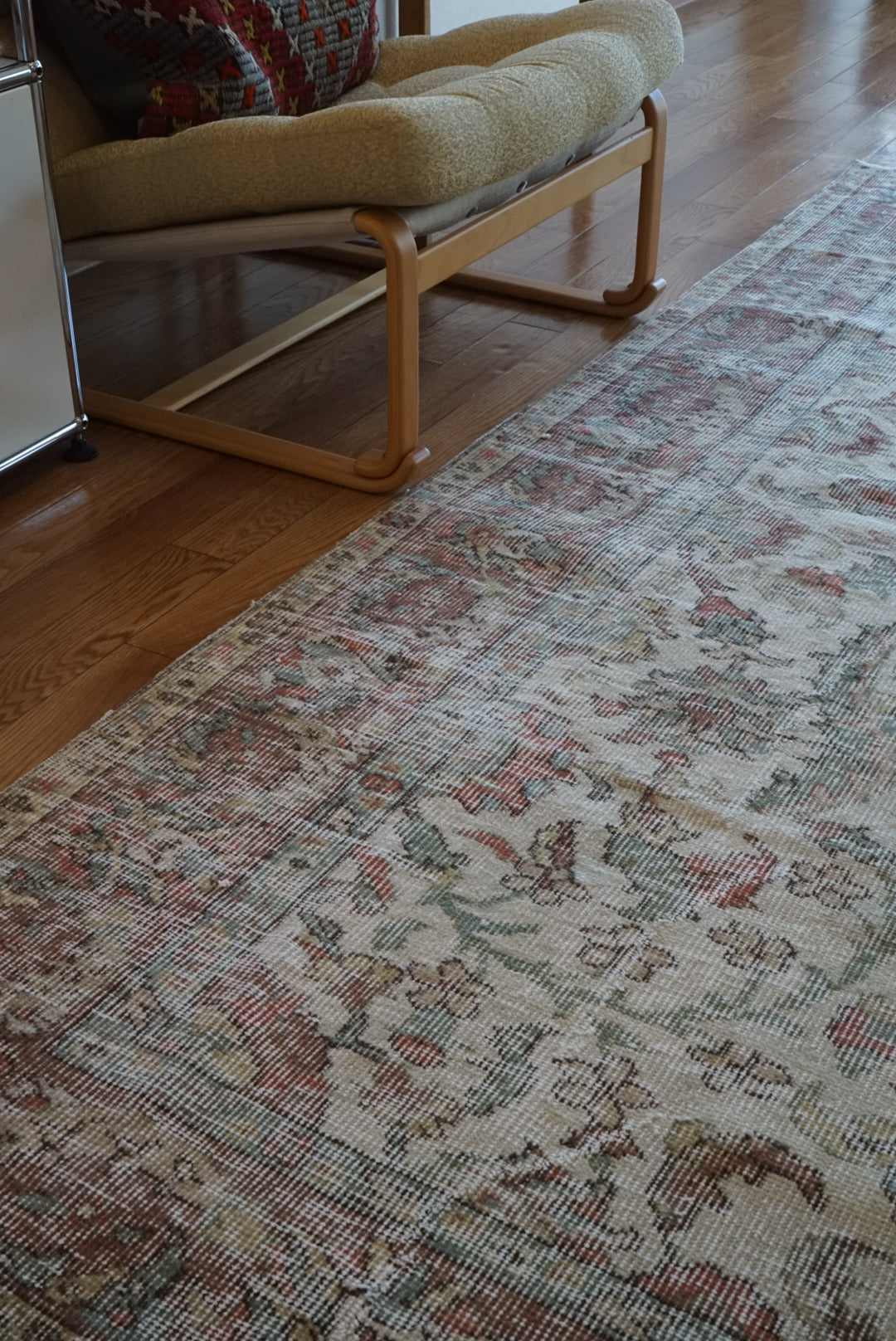 Türkiye Old Isparta Medallion Beige , Green , Rose Red 1960年代 231 × 165 cm No.TR25477 / 国内送料無料