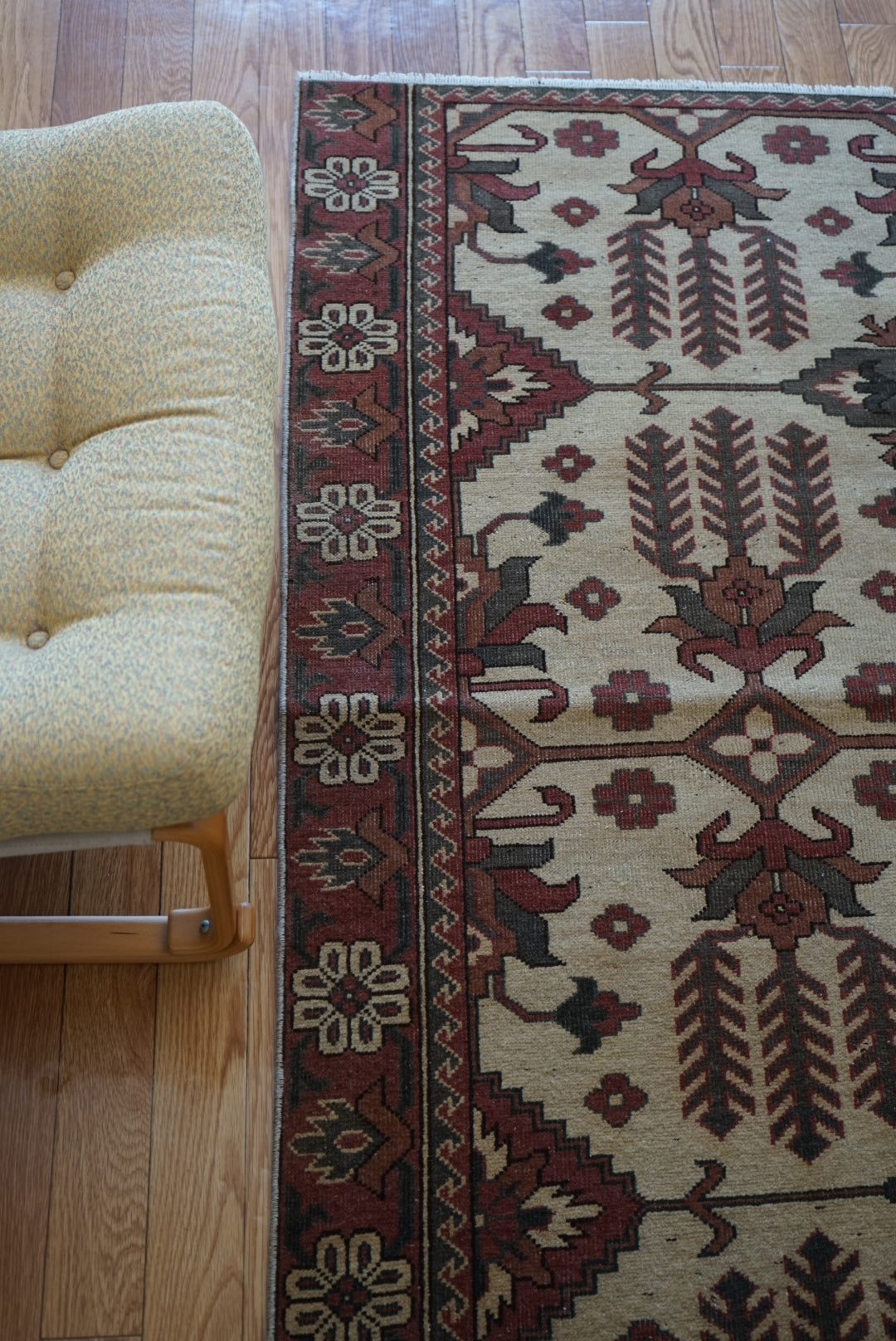 店頭販売 Türkiye Old Oushak Beige , Brown , Green 1970年代 164.5 × 143.5 cm No.TR25429