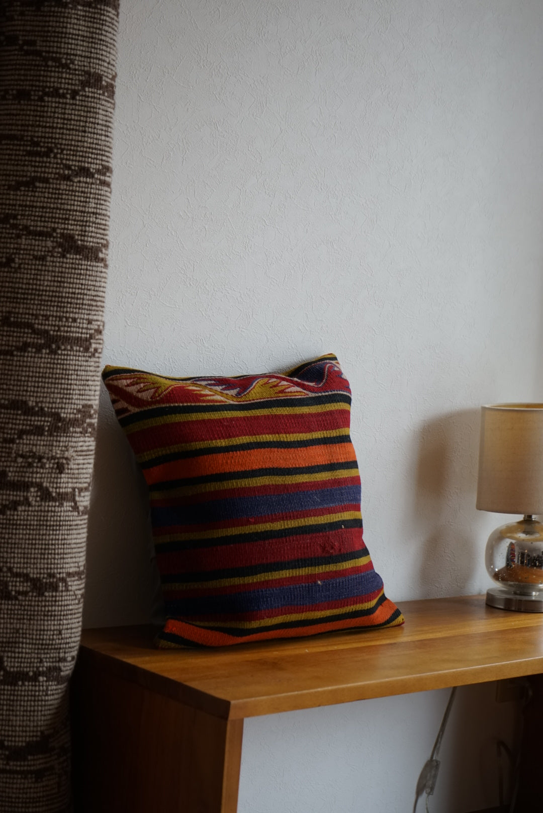 Türkiye Old Kilim Cushion Cover Mix Color Tribal Design 50 × 50 cm No.TR25521 / 国内送料無料・羊毛手織りキリム
