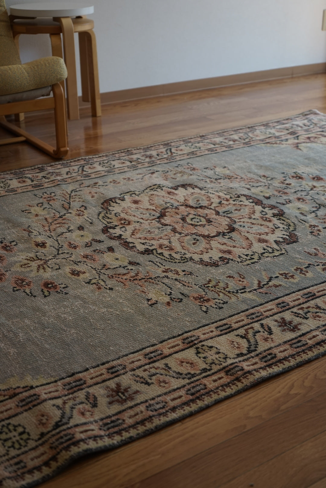 Türkiye Old Isparta Floral Medallion Blue 1970年代 254 × 147 cm No.TR25355