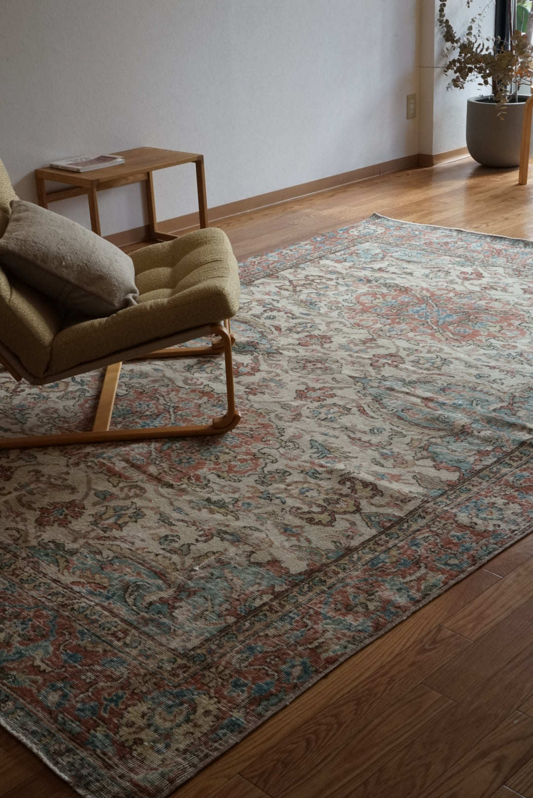 Türkiye Old Isparta Beige , Bric Red , Saxe Blue Flower 1970年代 286 × 189 cm No.TR25506 / 国内送料無料・羊毛手織り絨毯