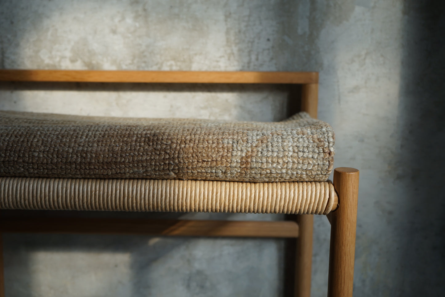 Türkiye Old Oushak Beige Medallion Flower Small size 1970年代 129 × 106 cm No.TR25238