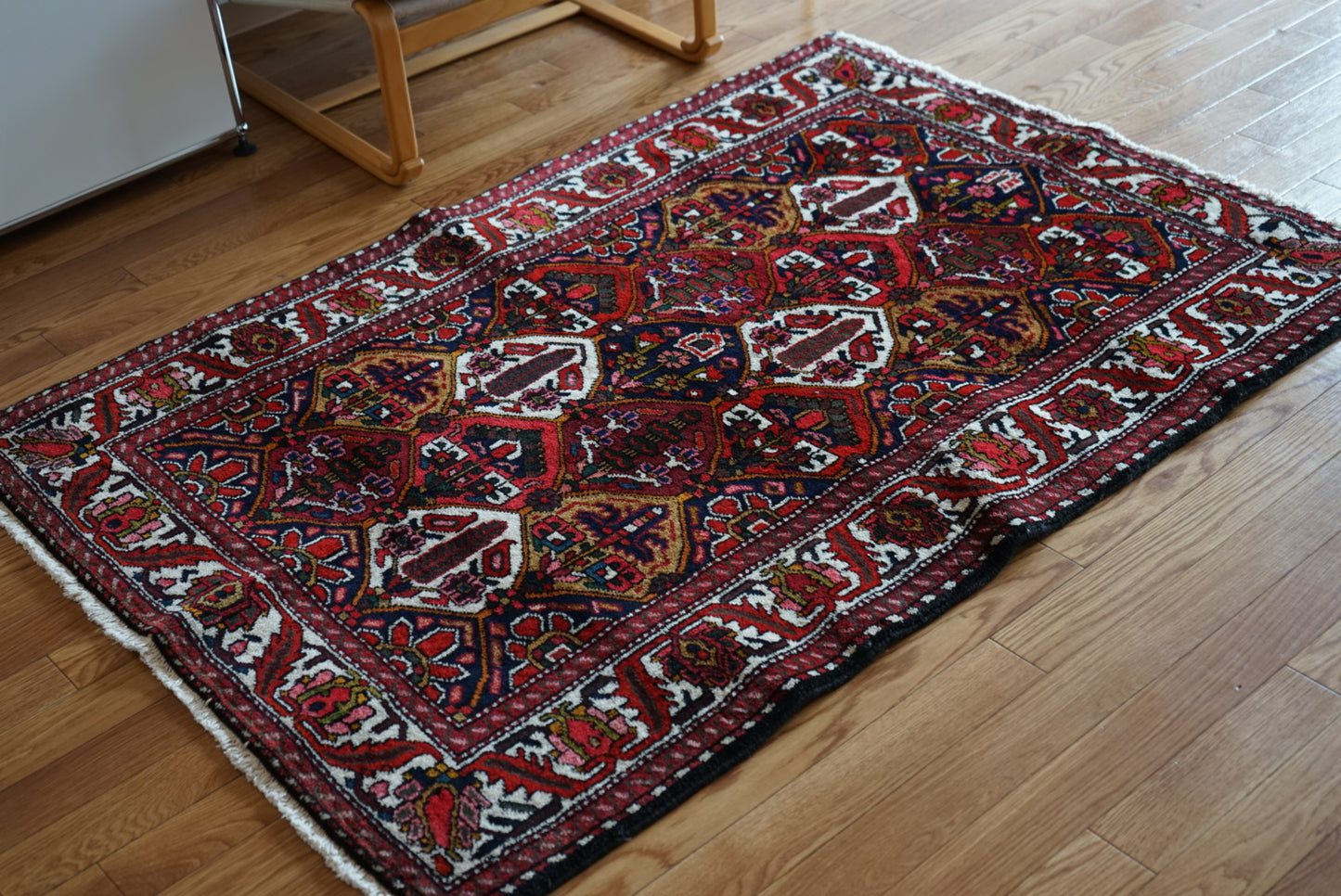 Iran Old Bakhtiari Samavari 1950年代 150 × 107 cm / 4'9 × 3'5" ft / 国内送料無料・羊毛手織り絨毯