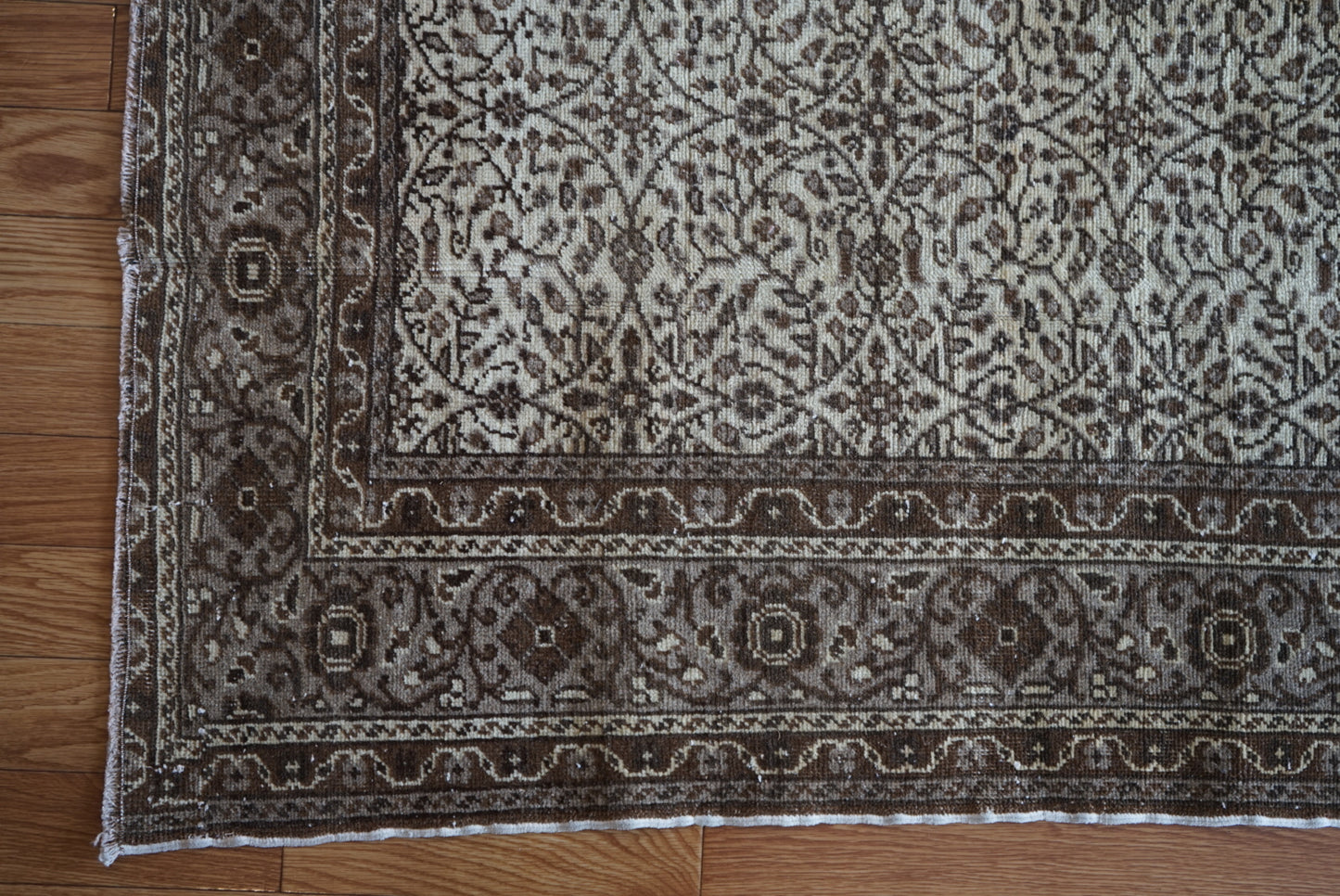 Türkiye Old Kayseri Beige , Brown Flower 1970年代 210 × 142 cm No.TR25388
