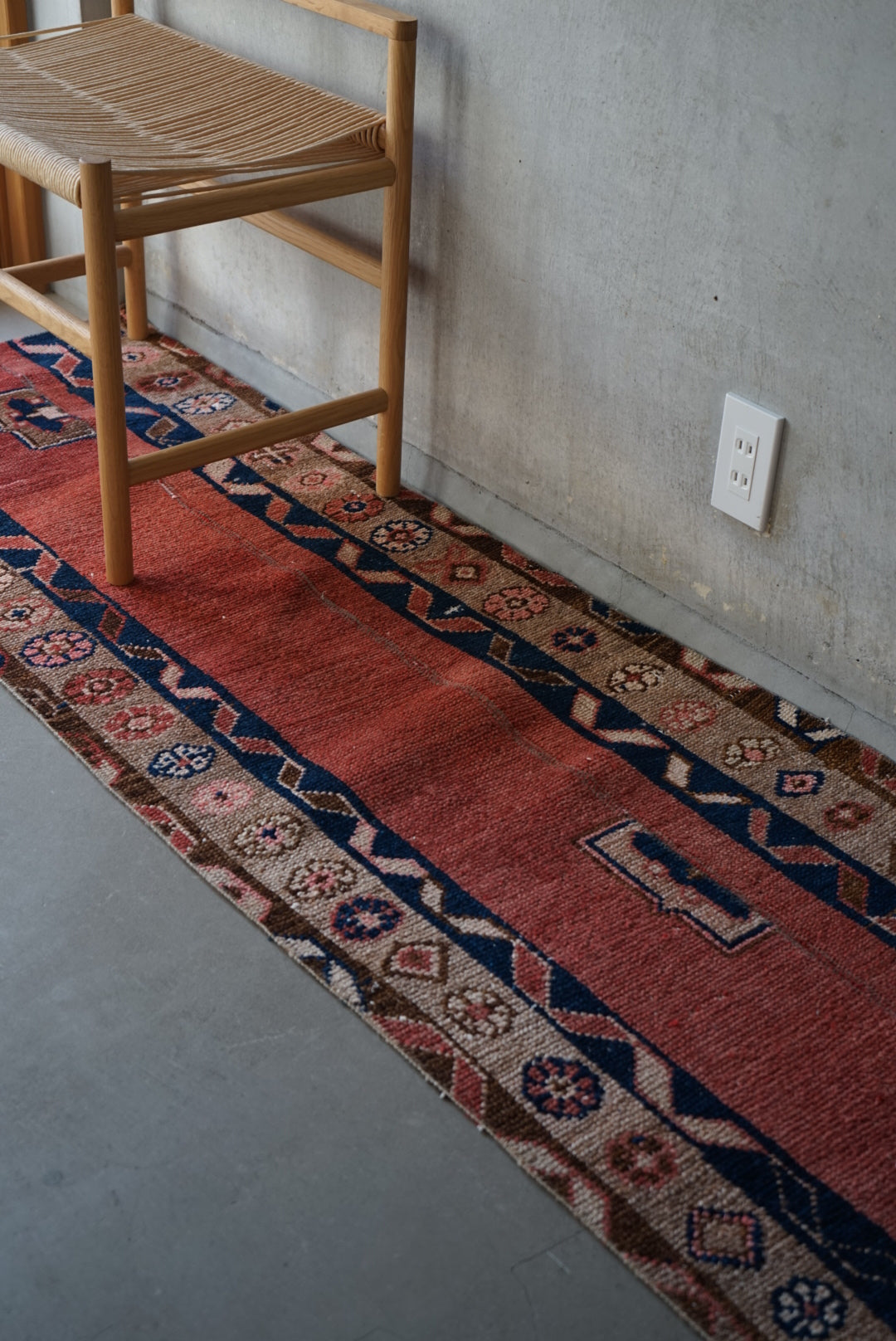 Türkiye Old Oushak Salmon Pink , Navy Runner 1970年代 191 × 60 cm No.TR25271