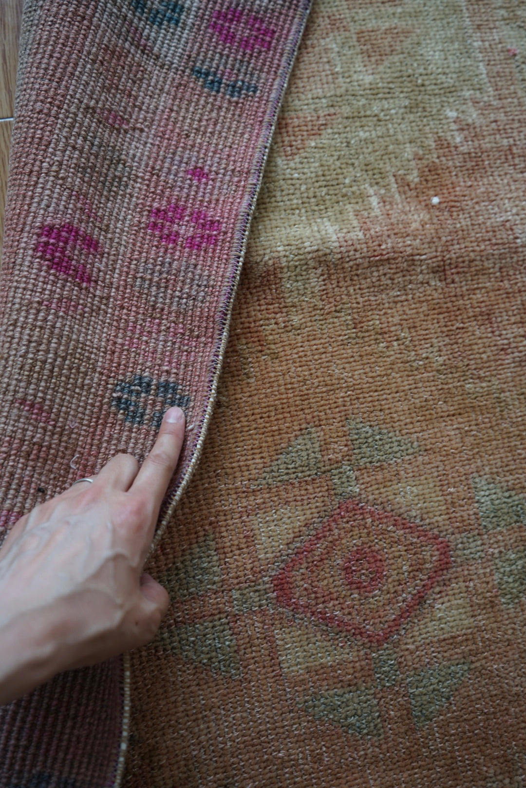 Türkiye Old Oushak Pink Medallion 1970年代 77.5 × 72 cm No.TR25413