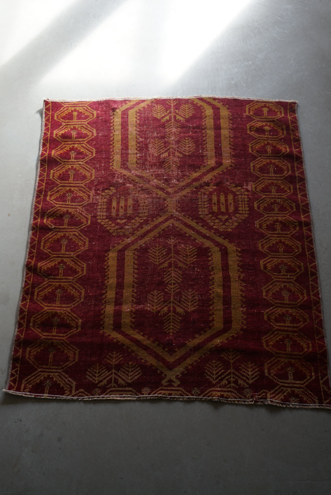 Türkiye Old Oushak Red 110 × 92.5 cm No.TR25330