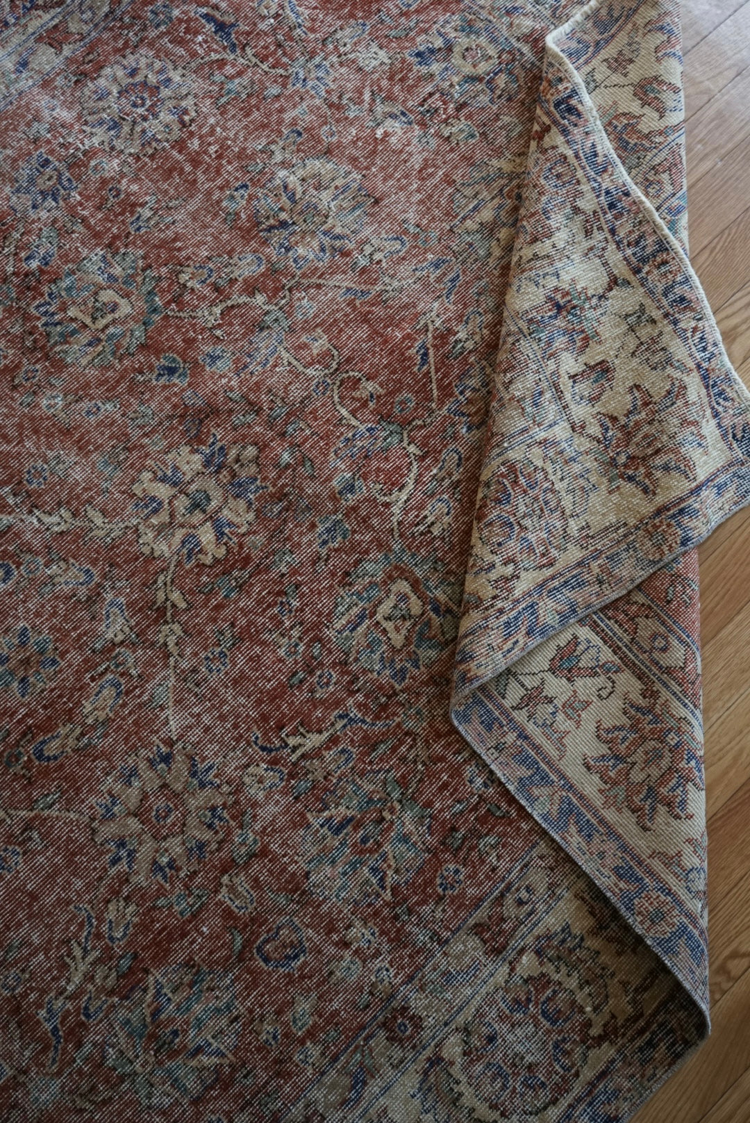 Türkiye Old Isparta Red , Blue Flower Medallion 1970年代 272.5 × 176.5 cm No.TR25508 / 国内送料無料・羊毛手織り絨毯
