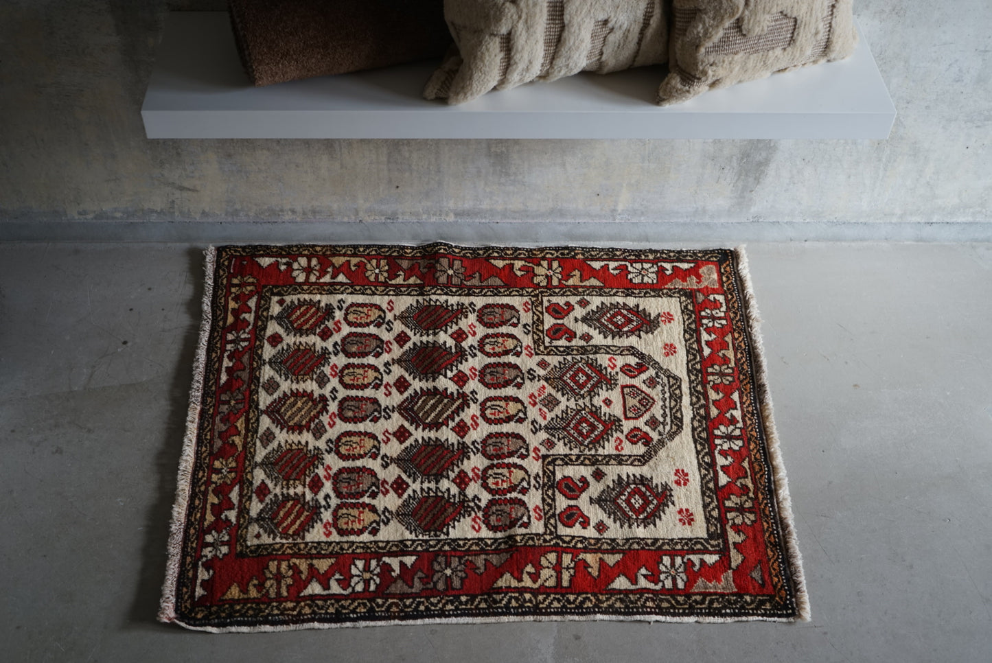 Türkiye Old Anatolia Kid's Prayer rug "Armond" 1960年代 92 × 78 cm No.TR25322