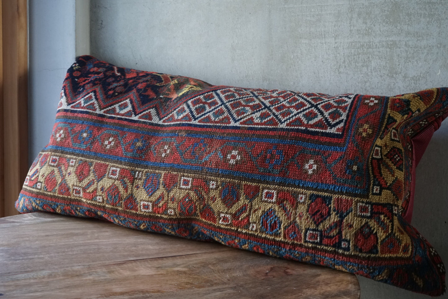 IRAN ANTIQUE SHIRAZ QASHQAI CUSHION COVER 1840年代 84 × 40 cm