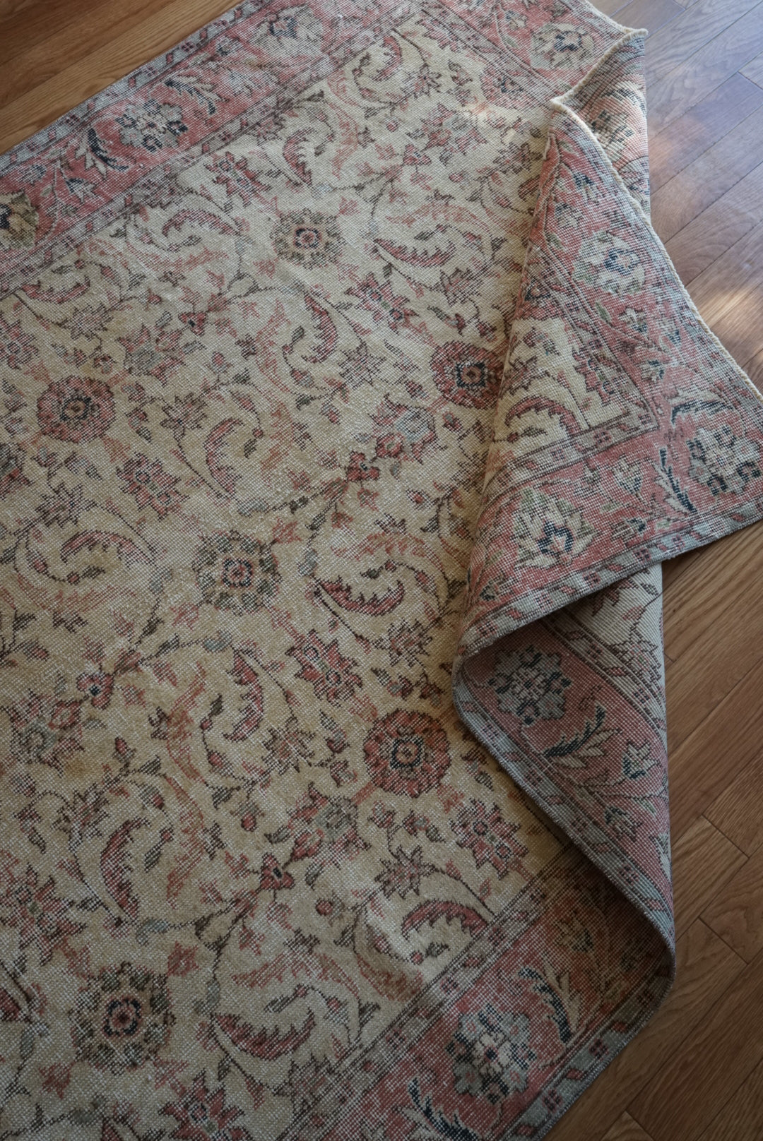 Türkiye Old Isparta Floral Pink , Beige 1970年代 250 × 154 cm No.TR25496 / 国内送料無料・羊毛手織り絨毯