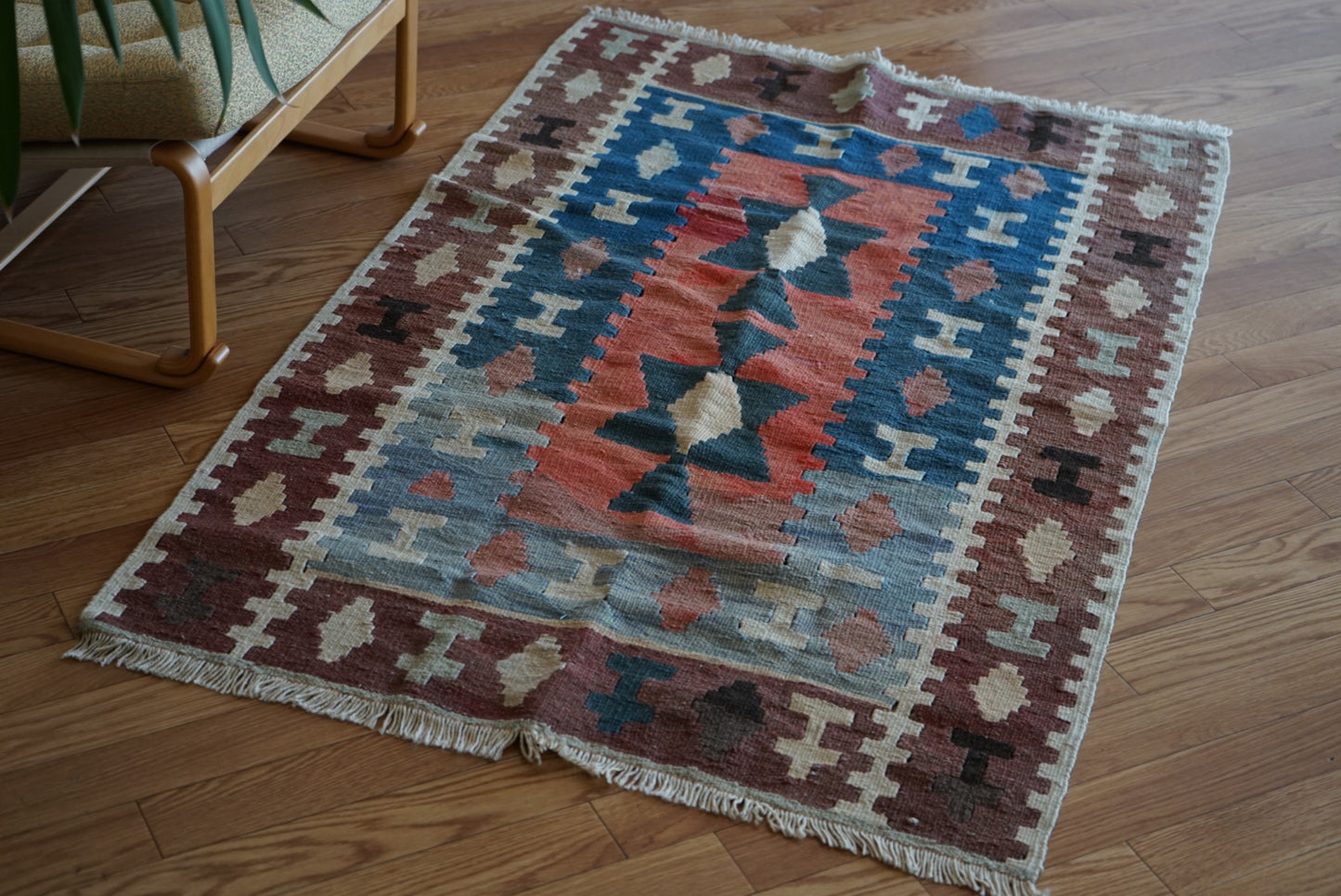 Türkiye Old Kilim Anatoria Tribal Design Blue , Brown , Red 1980年代 145 × 92.5 cm No.TR25549 / 国内送料無料・羊毛手織りキリム