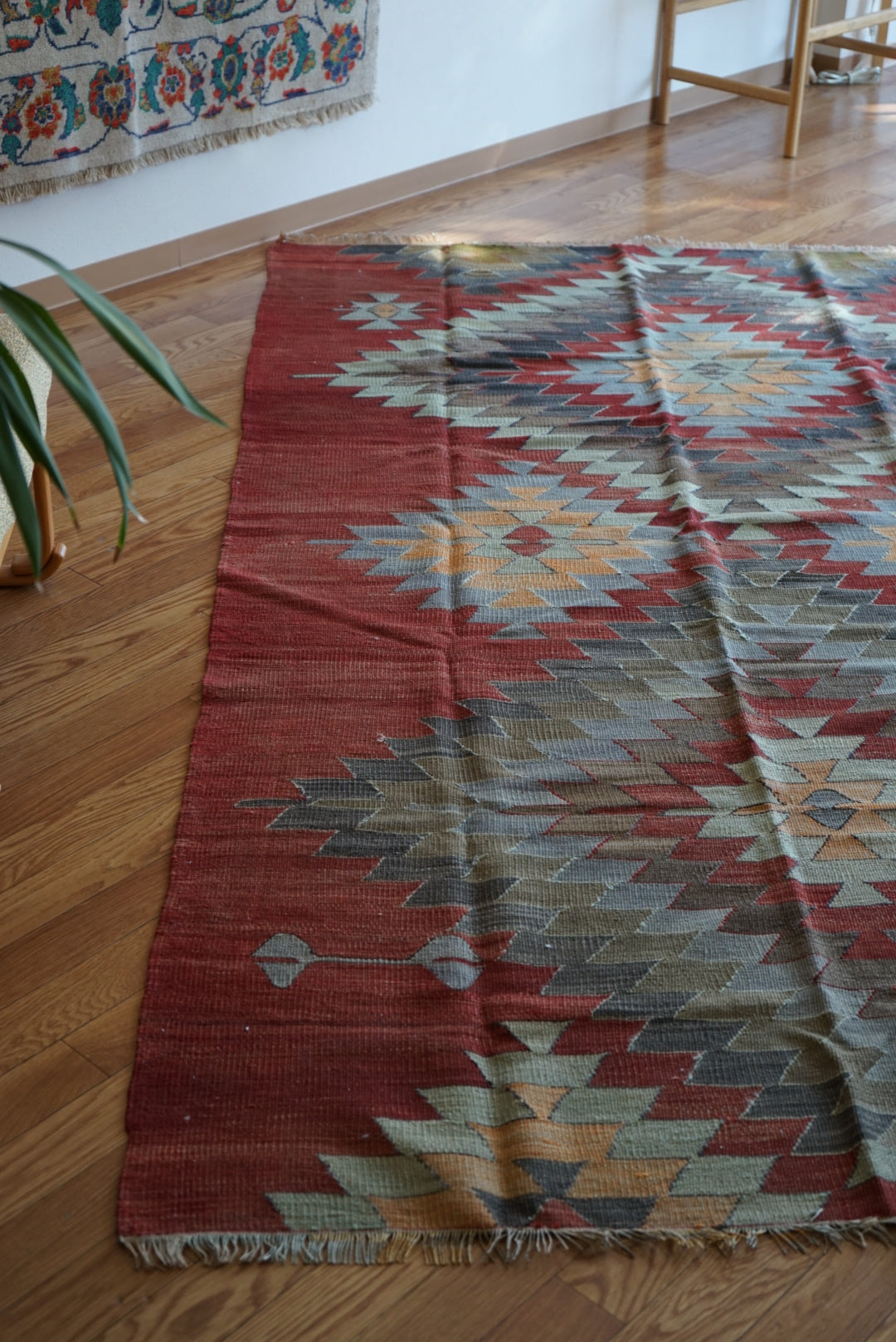 Türkiye Old Kilim Kars Earth Red Tribal Design 1970年代 251 × 137 cm No.TR25547 / 国内送料無料・羊毛手織りキリム