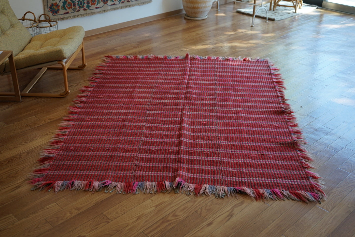 Türkiye Old Kilim Shaggy Pink , Red 1960年代 195 × 144 cm No.TR25546 / 国内送料無料・羊毛手織りキリム