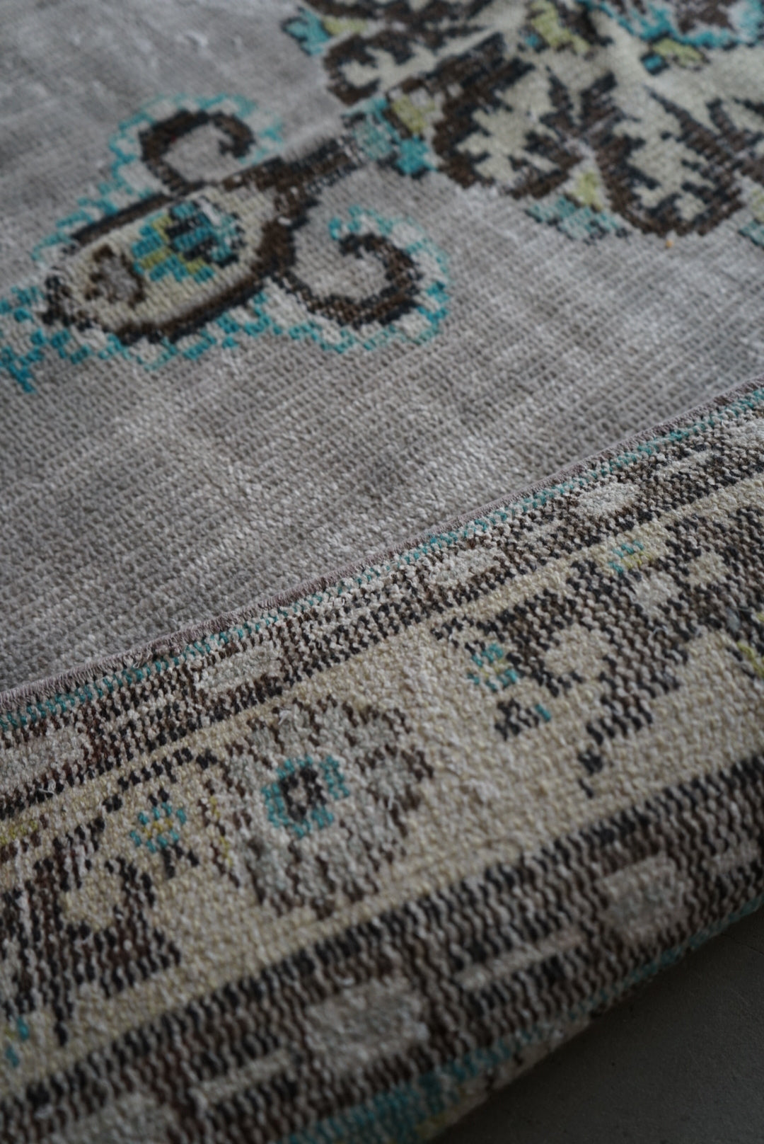 TURKEY OLD ISPARTA GREY 1970年代 223 × 136 cm No.TR25146