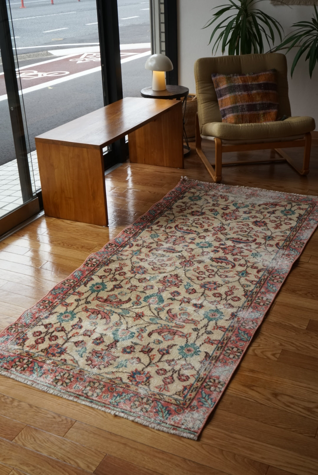 Türkiye Old Isparta Beige , Rose Pink , Emerald Green Floral 1970年代 194 × 92 cm No.TR25451 / 国内送料無料