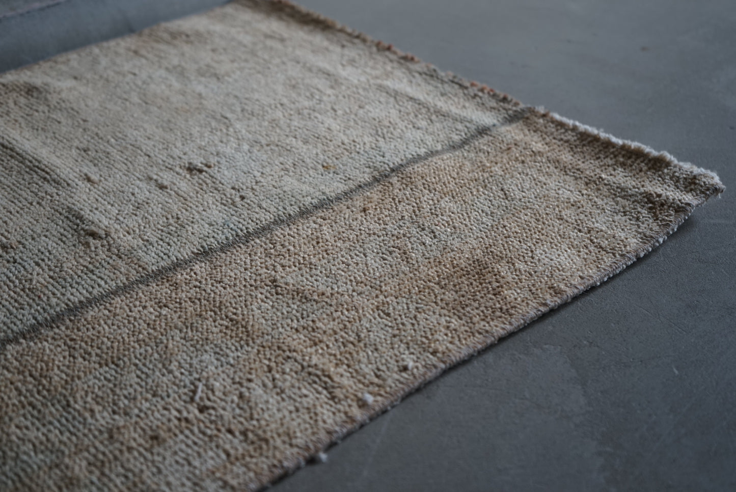 Türkiye Old Oushak Beige Blue Small size 1970年代 85 × 53 cm No.TR25246