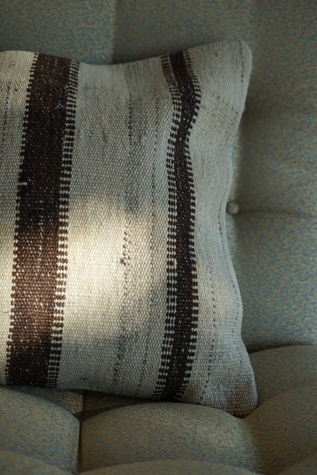 Türkiye Old Kilim Cushion Cover Brown , Beige Stripe Design 44 × 46 cm No.TR25558 / 送料無料・羊毛手織りキリム