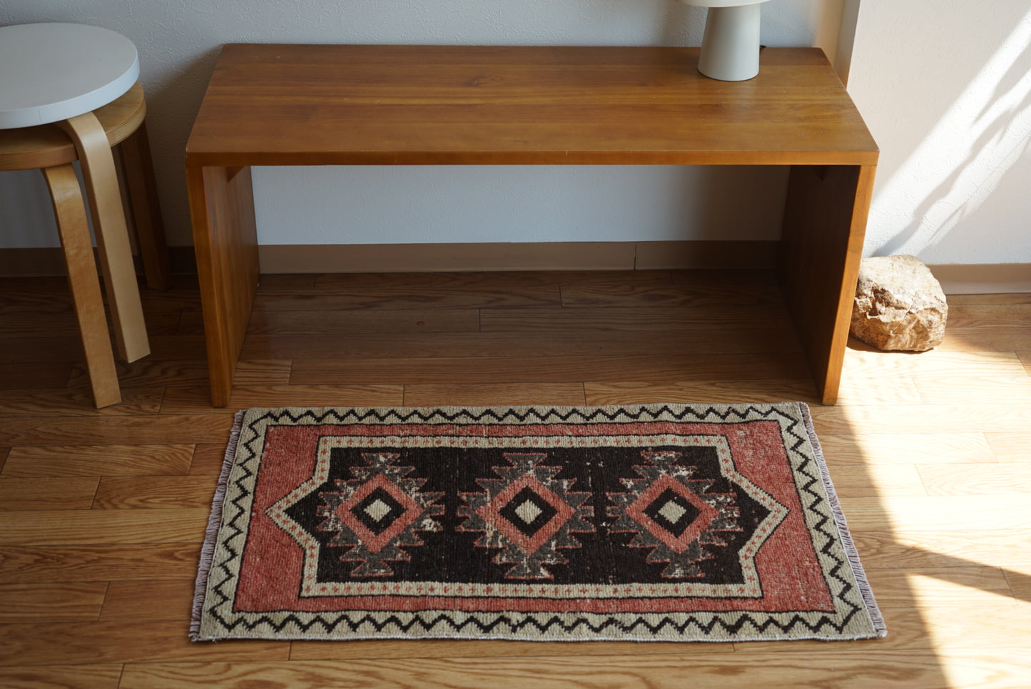 Türkiye Old Oushak Pink , Black 1970年代  89 × 51 cm No.TR25410
