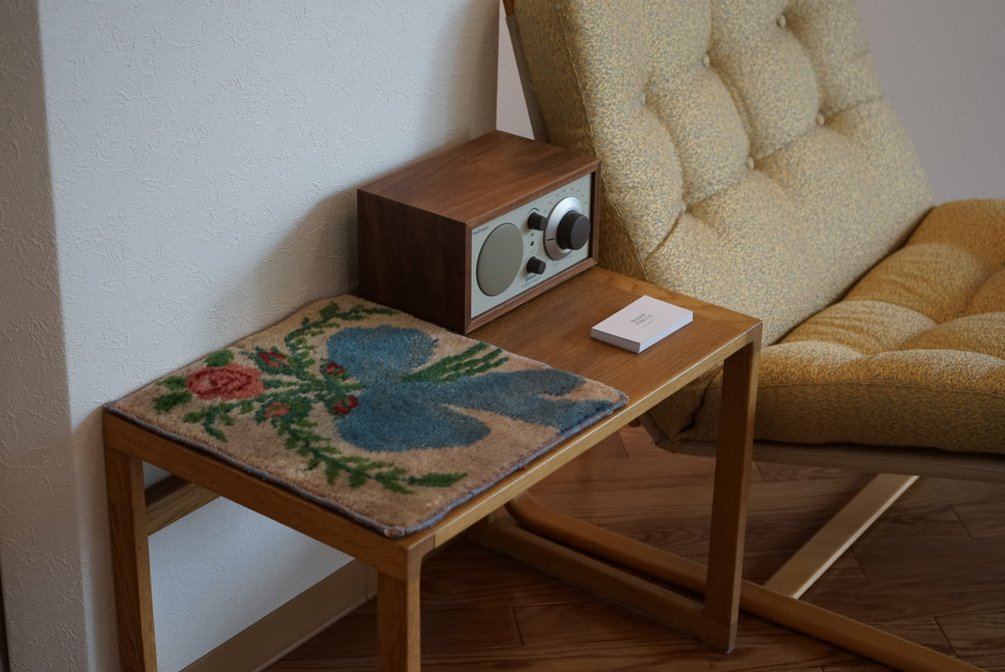 Türkiye Old Oushak Bouquet 1970年代 34.5 × 31 cm No.TR25537 / 国内送料無料・羊毛手織り絨毯