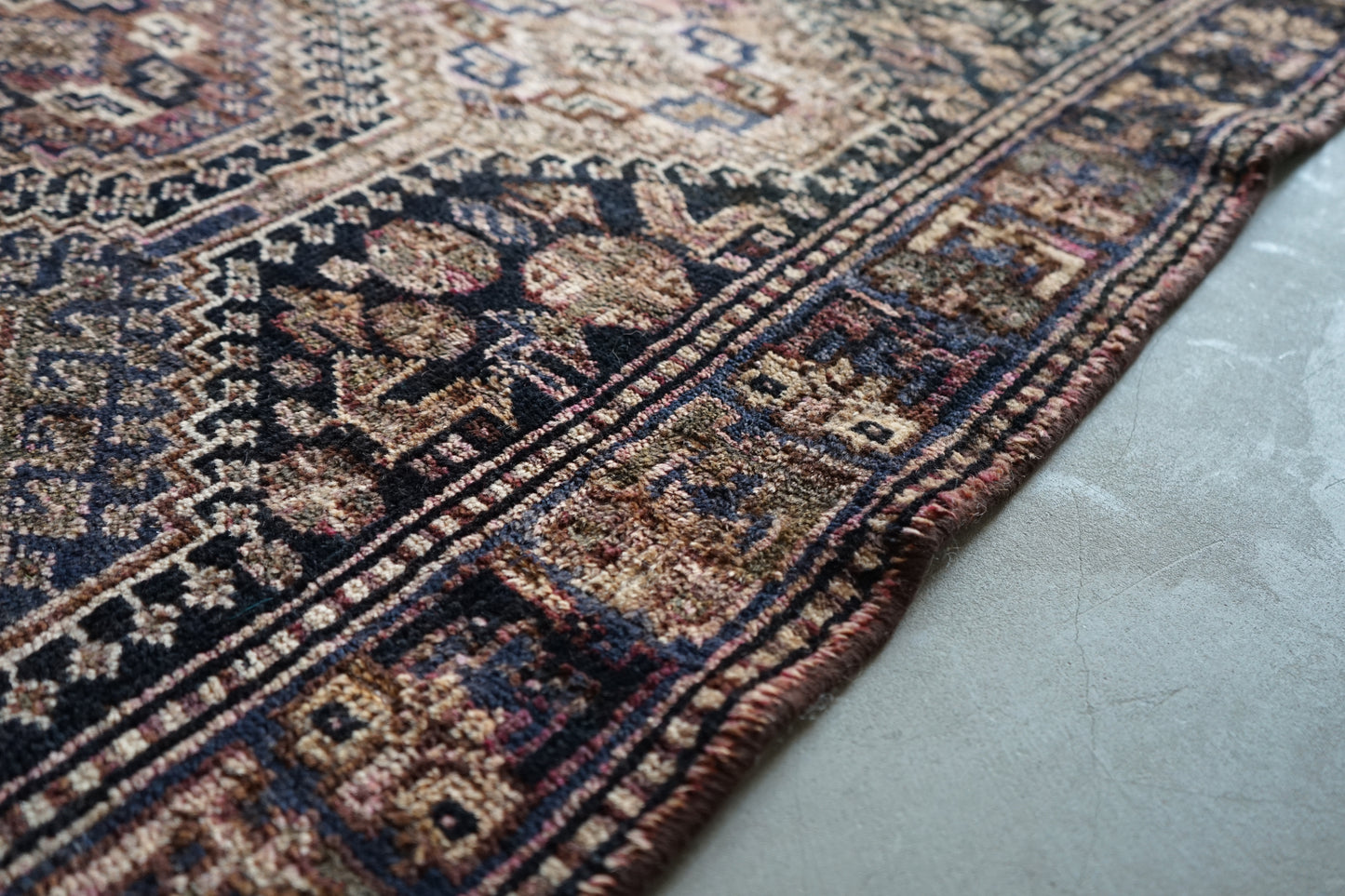 店頭販売 Iran Antique Shiraz Khamseh Dolkhani 1770年代 186 × 131 cm