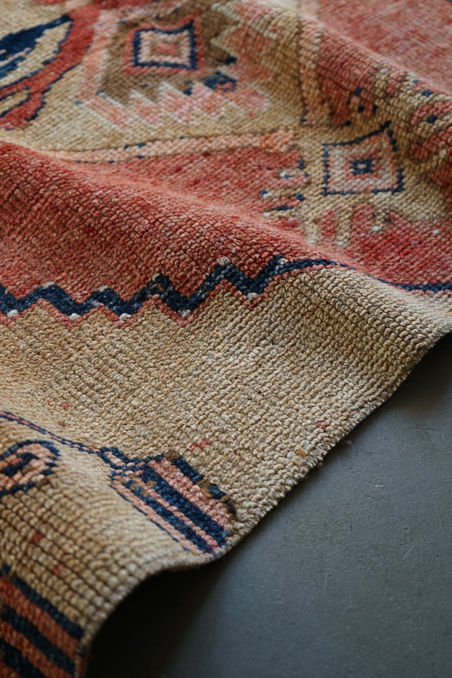 TURKEY OLD ISPARTA ORIENTAL BEIGE SMALL SIZE 124 × 73 cm No.TR25215