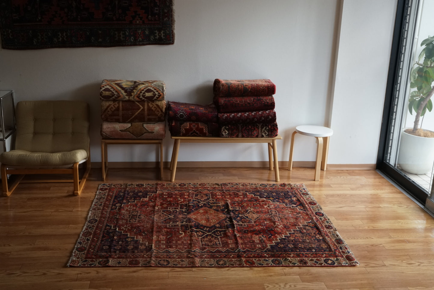 店頭販売 Afghanistan Old Persia Design 1930年代 179.5 × 140.5 cm  No.AF2535 / 国内送料無料・羊毛手織り絨毯
