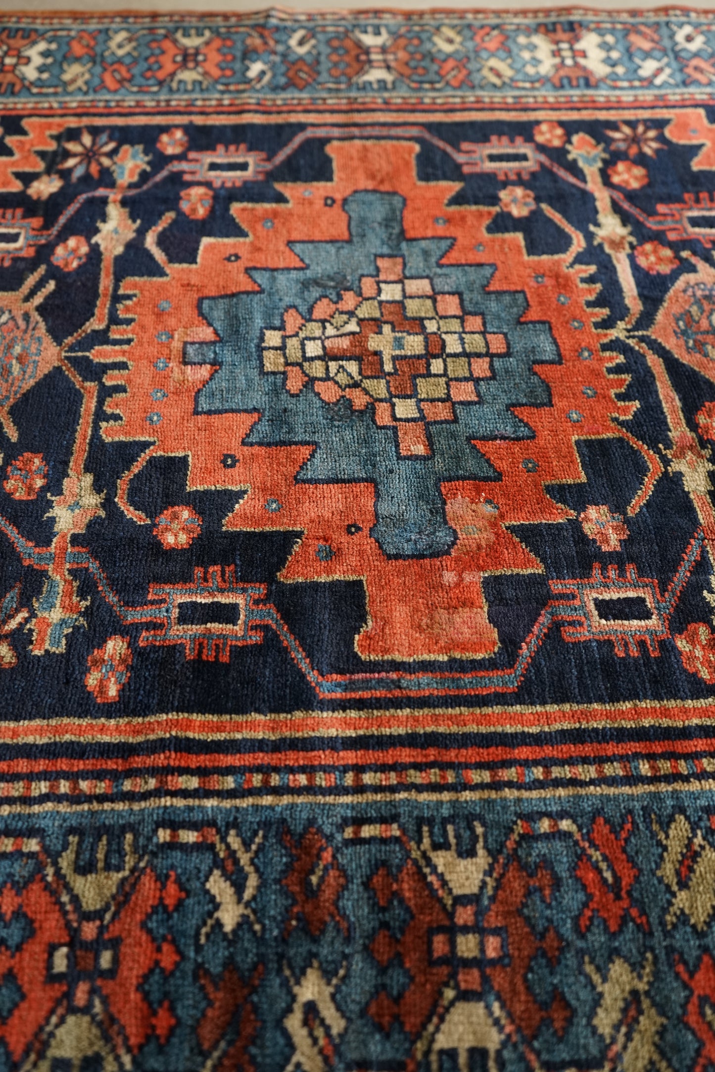 店頭販売 IRAN ANTIQUE BAKHTIARI 1820-1840年代 151 × 101 cm