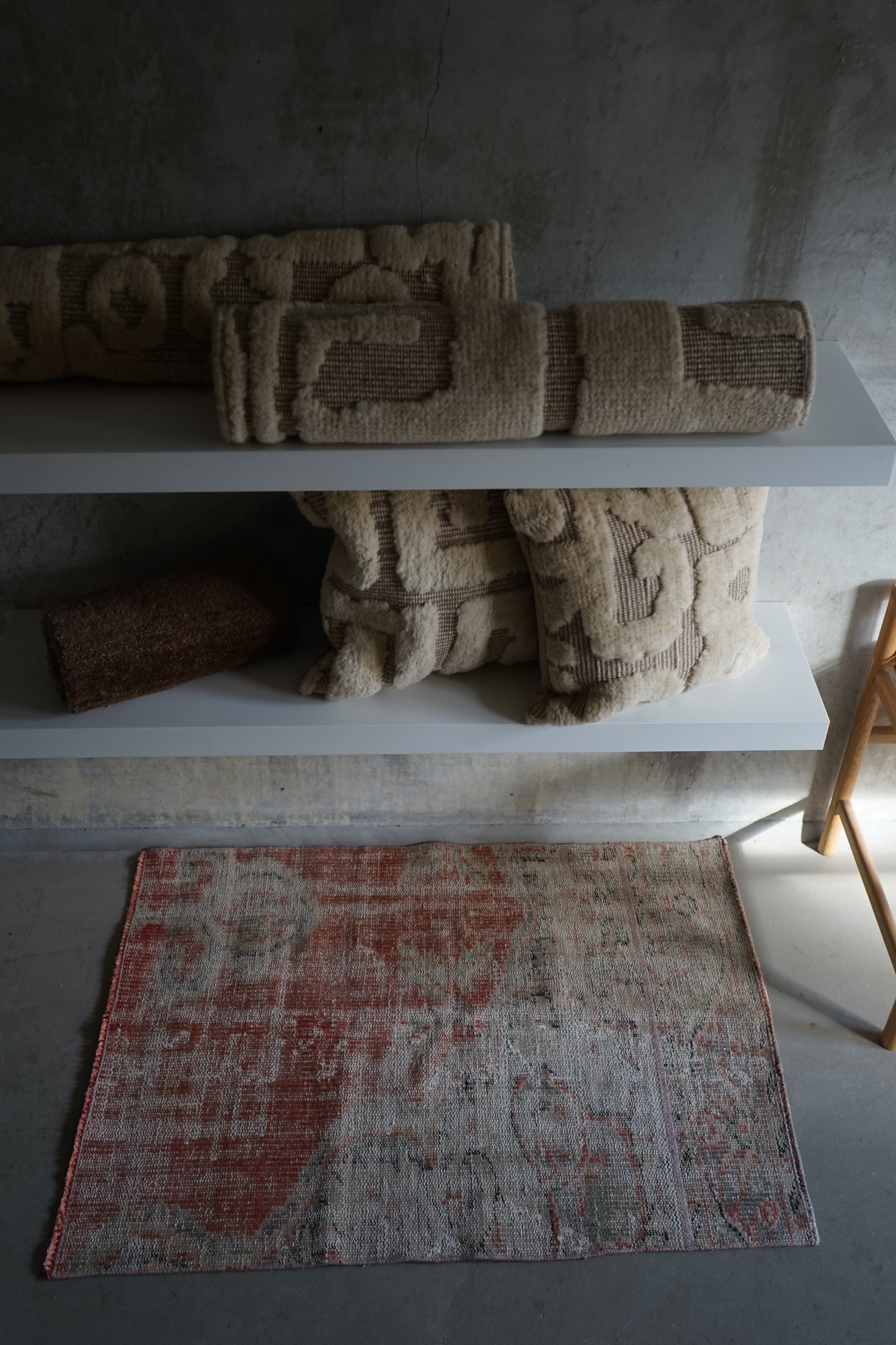 TURKEY VINTAGE SMALL RUG RED FLORAL 97 × 69 cm No.TR25183