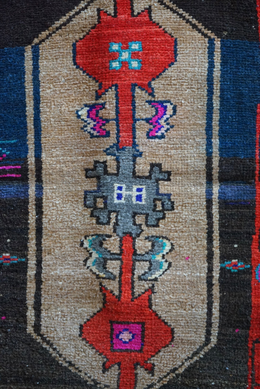 Türkiye Old Oushak Red , Beige , Black 1970年代 72.5 × 52 cm No.TR25545 / 国内送料無料・羊毛手織り絨毯