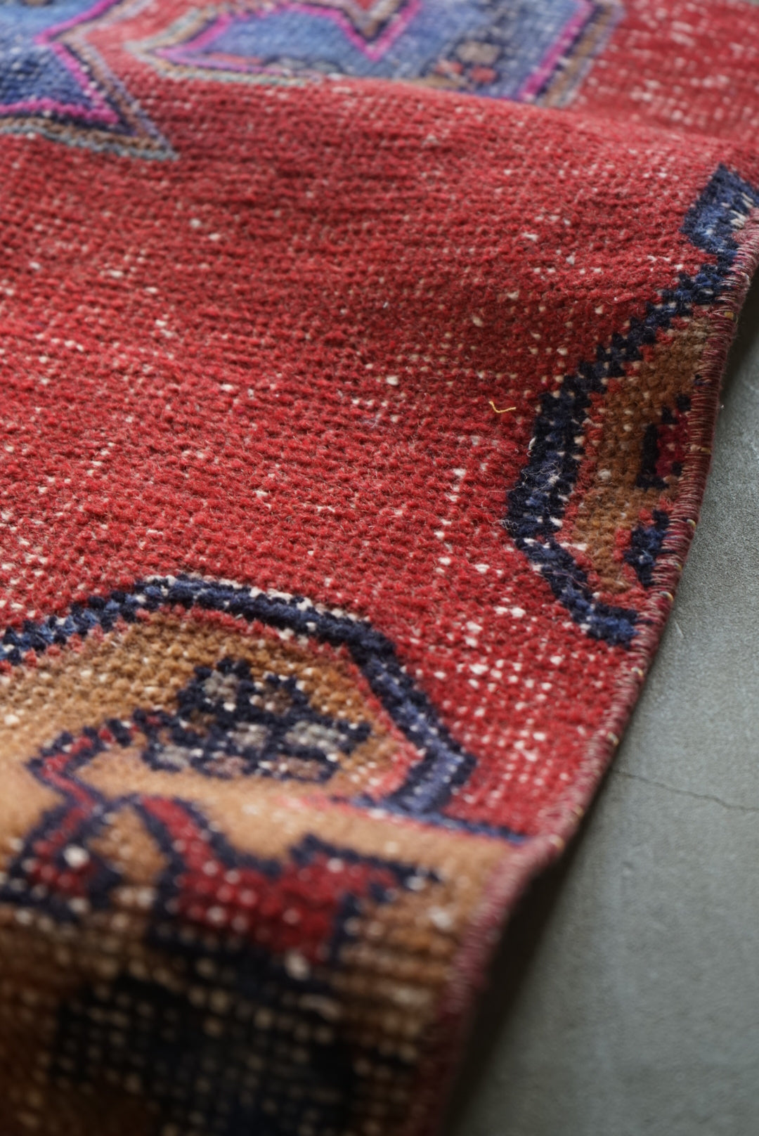 Türkiye Old Oushak Bright Red 110 × 52 cm No.TR25319